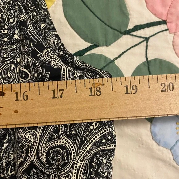 Talbots Black White Paisley Down Fill Puffer Vest Petite Small SP VN4926 - Picture 9 of 12